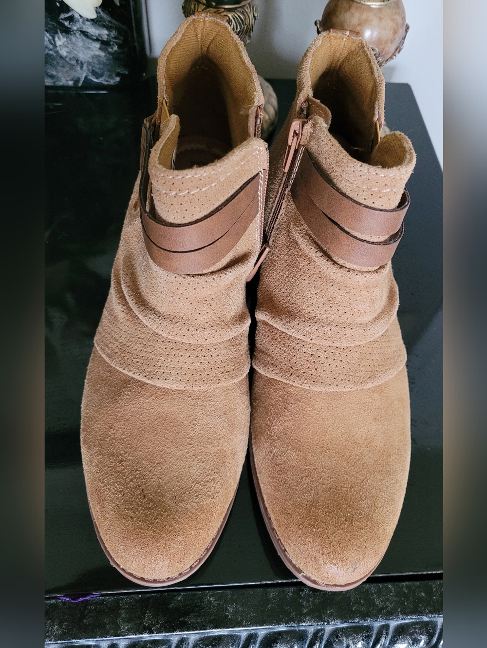 Earth Origins Odel Bone Brown Suede Ankle Booties with Strap Detail US 9 NEW - Picture 16 of 16